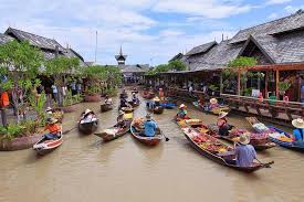 City tour with floating market
